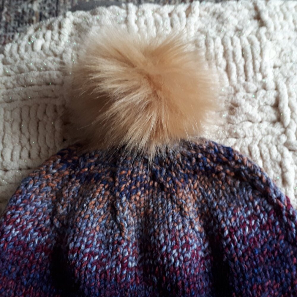Hand knitted hat - Picture 2 of 2